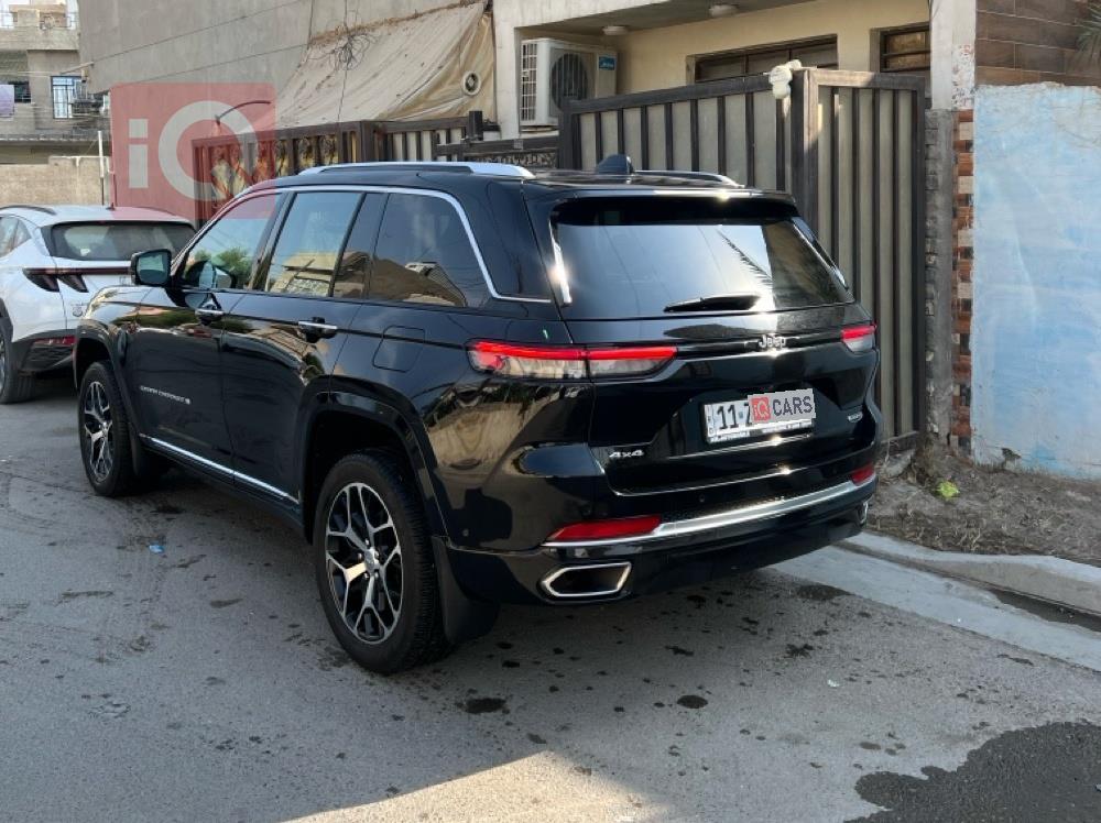 جیپ گراند شیرۆکی